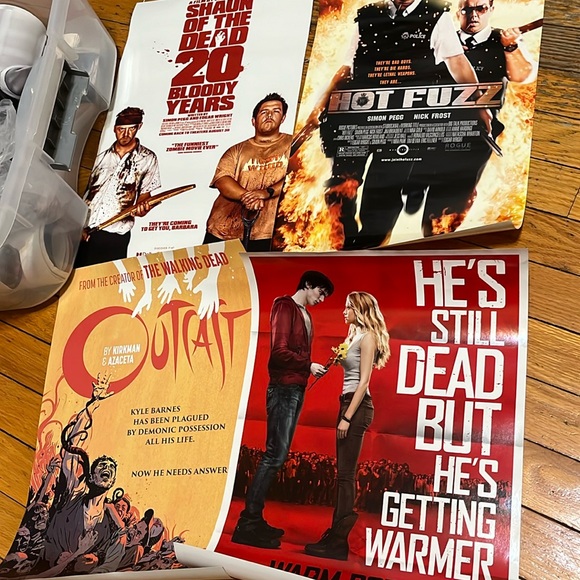 Shaun of the Dead Movie Posters + 3 BONUS Warm Bodies 11 x 17 - Picture 1 of 7